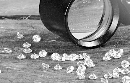Learn more about the 4Cs of diamonds
